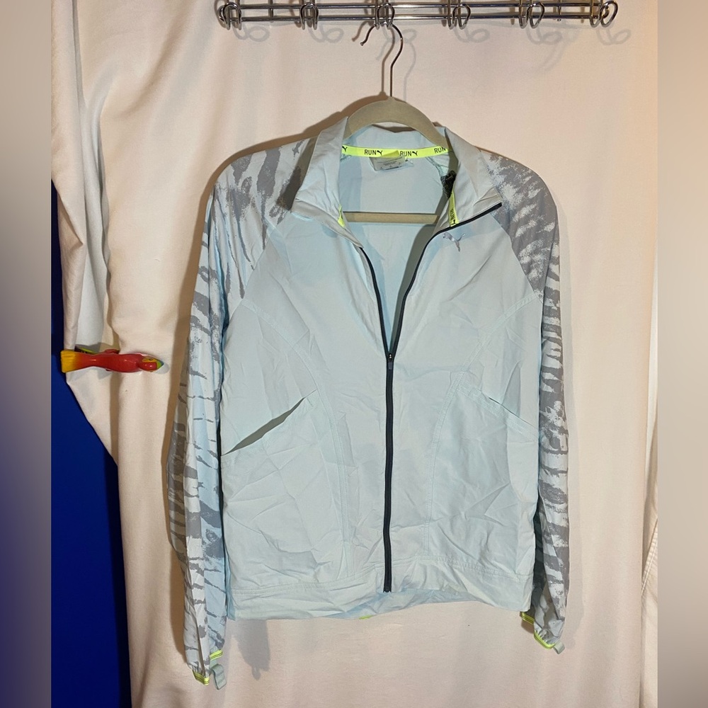 Puma lightweight Sample Running Coat, Women’s Size Small